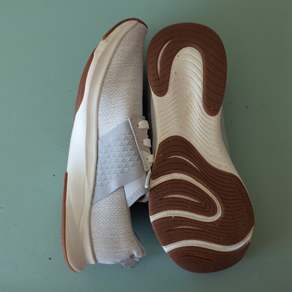 Women's 7 New Balance Dynasoft Nergize Sneaker - Picture 2 of 2